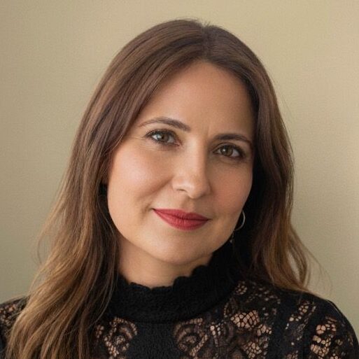 Headshot of Paola Valencia