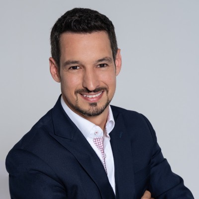 Headshot of Sandro Knöpfel