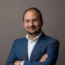 Headshot of Paul Pöltner