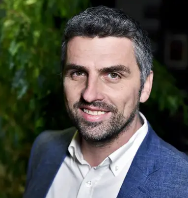 Headshot of Robert Pasicko