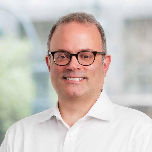 Headshot of Lee Schneider