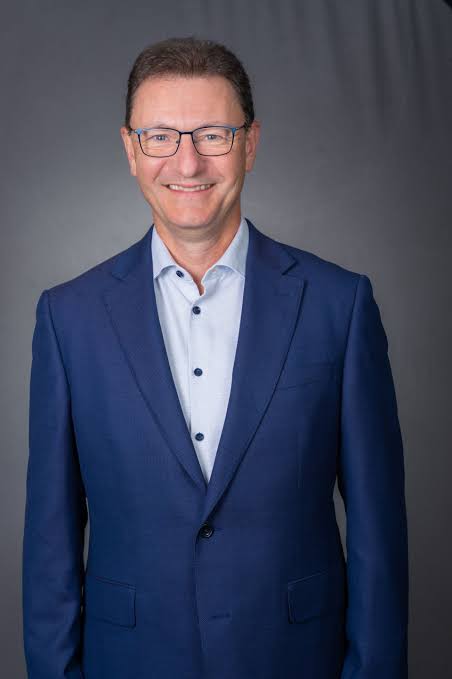 Headshot of Eric Piscini