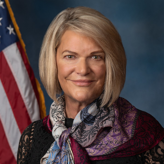 senator cynthia lummis (r-wy)